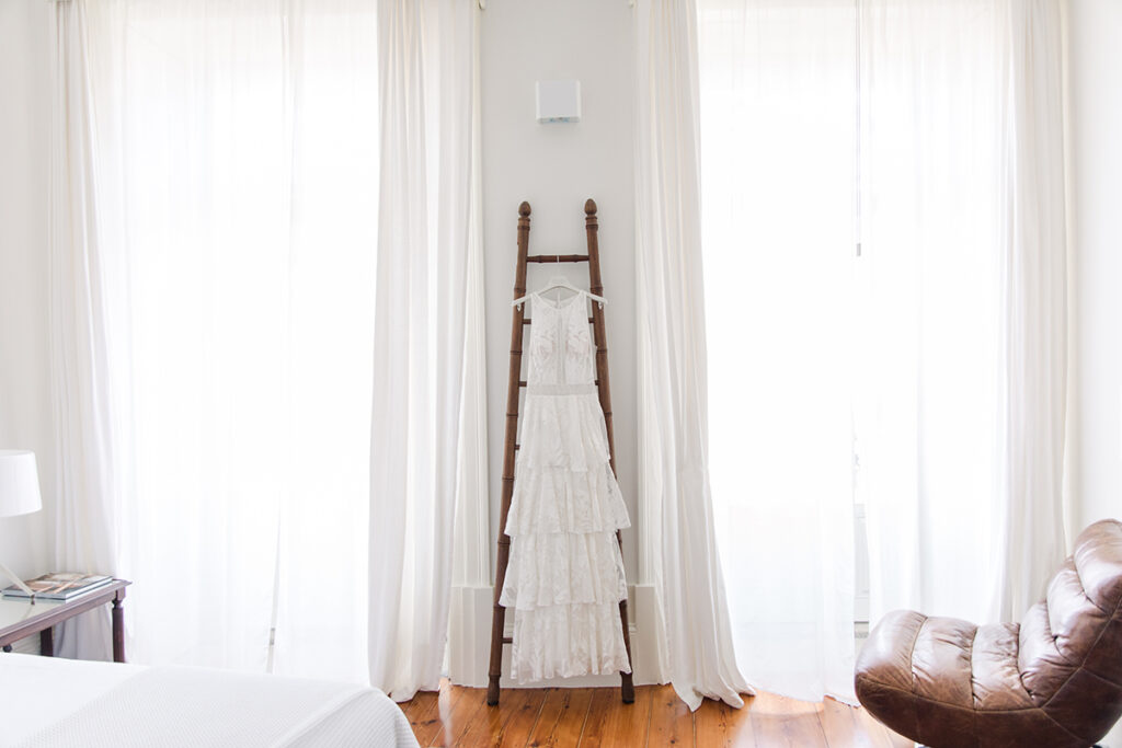 LIVING-CORAL-WEDDING-INSPIRATION