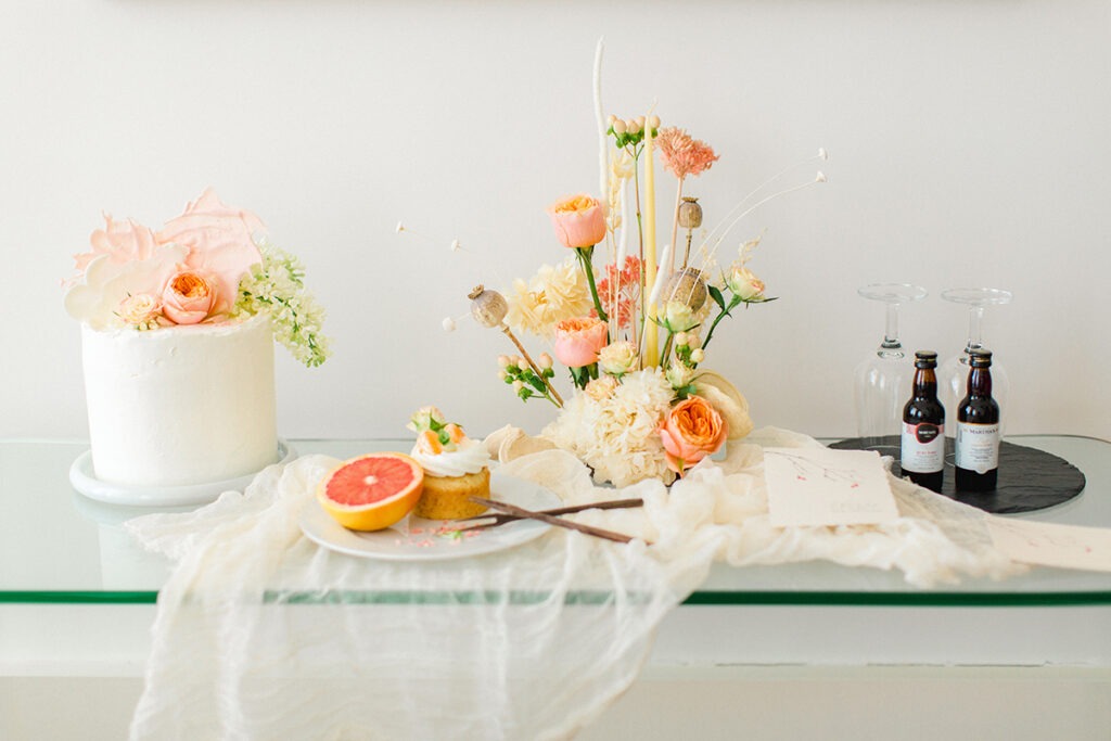 LIVING-CORAL-WEDDING-INSPIRATION