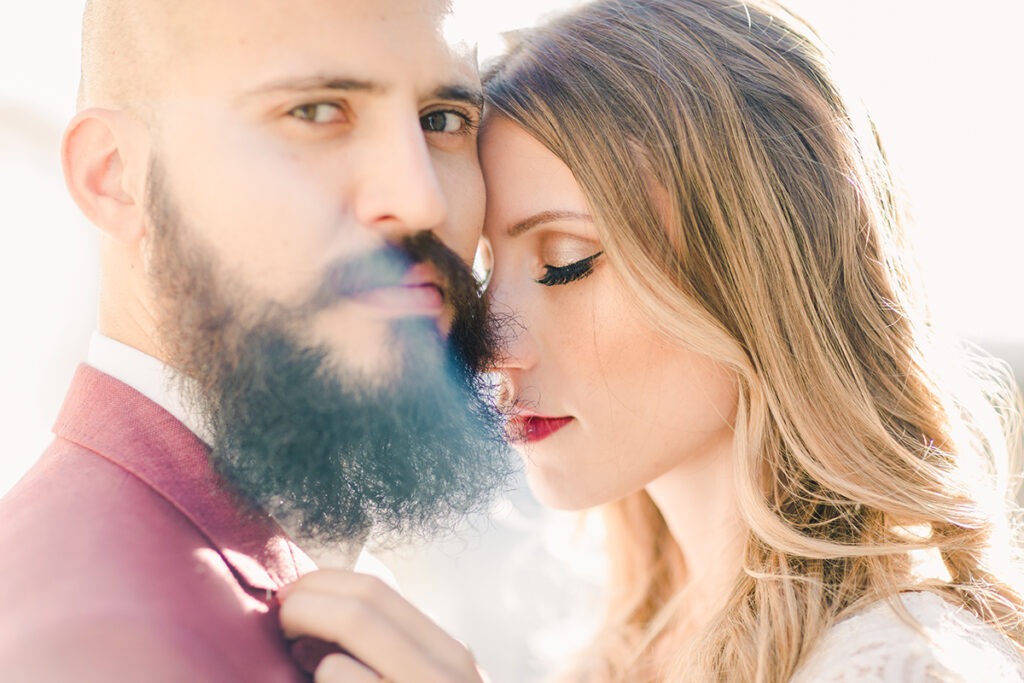 LIVING-CORAL-WEDDING-INSPIRATION
